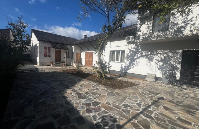 Spații comerciale de închiriat ,Piata Izvoare ,Vasile Alecsandri