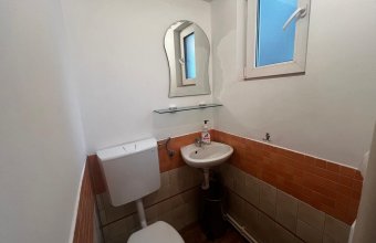 Apartament 3 camere decomandate ,Aleea Dobrogei ,parter înalt