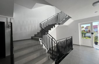 Apartament 3 camere,zona Mărul de Aur
