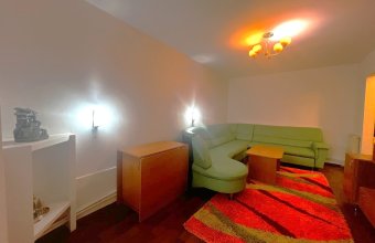 Apartament 3 camere, Dobrogei ,Scoala 3 Dimitrie Cantemir