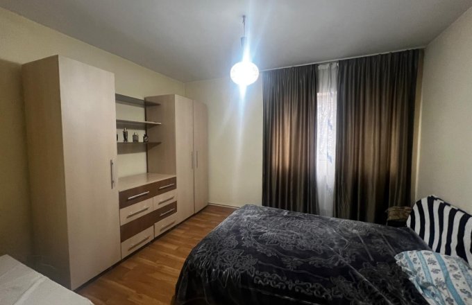 Apartament de închiriat 2 camere ,central George Cosbuc ,etaj 1