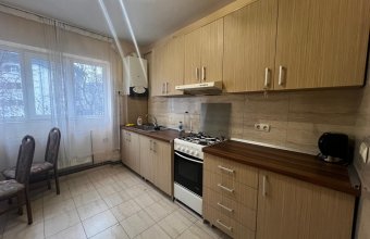 Apartament de închiriat 2 camere ,central George Cosbuc ,etaj 1