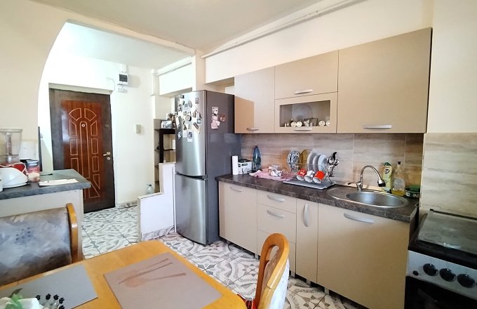 Apartament 2 camere, decomandat, zona Garii!