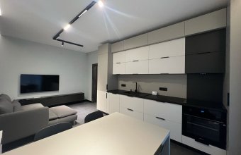 Închiriere- apartament 3 camere zona Parcul Regina Maria