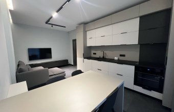 Închiriere- apartament 3 camere zona Parcul Regina Maria