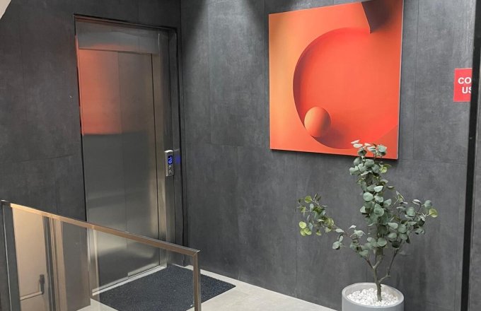 Apartament 4 camere ,zona ultracentral , Hotel Ambasador