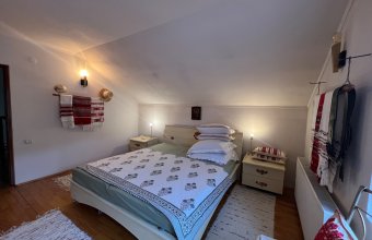 Casă cochetă , parter cu mansardă ,12 ari de teren , Tăuții Măgherăuș ,peisaj superb