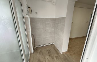 Spațiu comercial de vânzare – Petru Rareș, lângă Școala Nr. 3