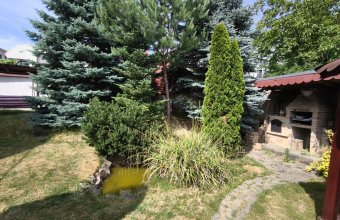 Proprietate cu 20 de camere şi 11 ari de teren lângă Stadionul Baia Mare – ideală pentru pensiune, centru medical, azil