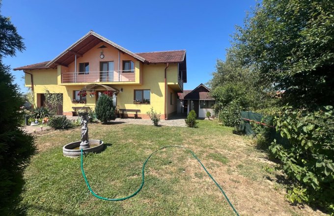 Exlcusivitate ! Casă individuală în Săsar !