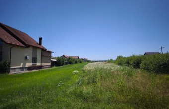 Teren intravilan cu potențial de investiție – 42 ari Săsar, comuna Recea