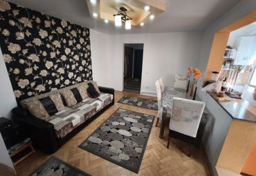 Apartament 3 camere, zona Albina complet mobilat, renovat, izolat termic