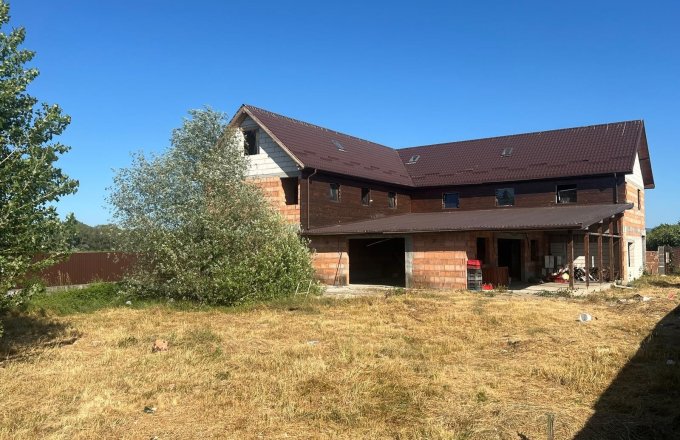 Constructie la rosu Săcălășeni ,Maramureș,ideal pensiune ,dezvoltare turistică