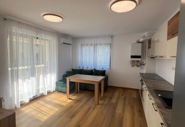 Prima închiriere-2 camere Centrul vechi,loc de parcare inclus
