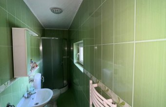 Casă Tăutii de Sus ,la drum principal pozitie excelentă ,462 mp teren