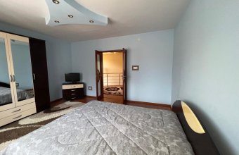 Casă Tăutii de Sus ,la drum principal pozitie excelentă ,462 mp teren