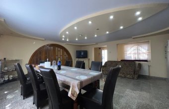 Casă Tăutii de Sus ,la drum principal pozitie excelentă ,462 mp teren