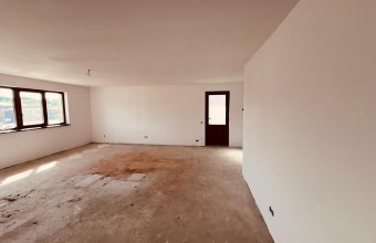 Casă in Mocira pe parter ,semifinisata ,493 mp teren