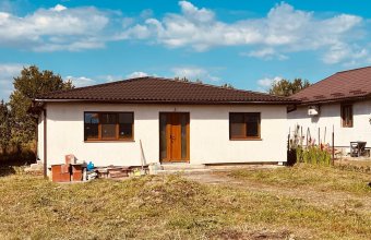 Casă in Mocira pe parter ,semifinisata ,493 mp teren