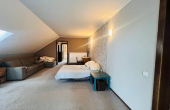 Casă solidă Săsar la cheie ,zona Vama , teren 10 ari ,la 3 min de Baia Mare