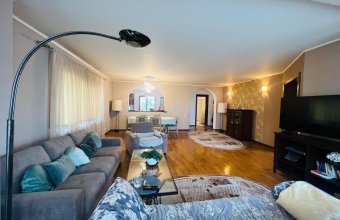 Casă solidă Săsar la cheie ,zona Vama , teren 10 ari ,la 3 min de Baia Mare