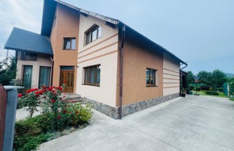 Casă solidă Săsar la cheie ,zona Vama , teren 10 ari ,la 3 min de Baia Mare