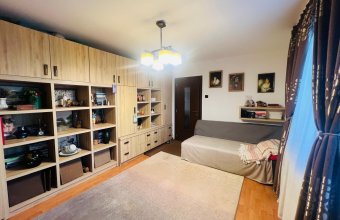 Apartament 2 camere cu balcon ,etaj 3 -cartier Săsar ,zona Pizza Albina