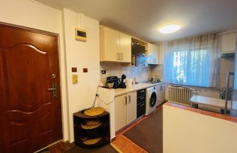 Apartament 2 camere cu balcon ,etaj 3 -cartier Săsar ,zona Pizza Albina