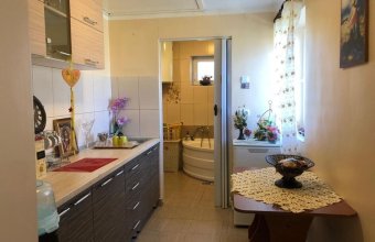 De vânzare: Casă cu livadă – sat Odăști, comuna Băsești, jud. Maramureș