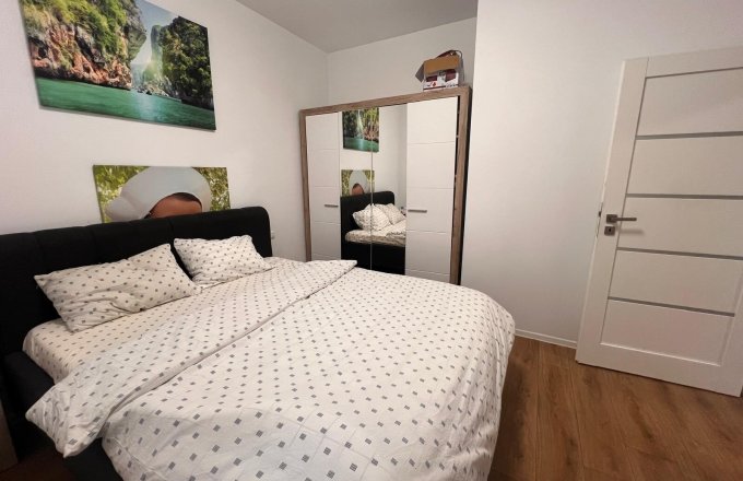 Apartament 3 camere , parter cu gradina proprie