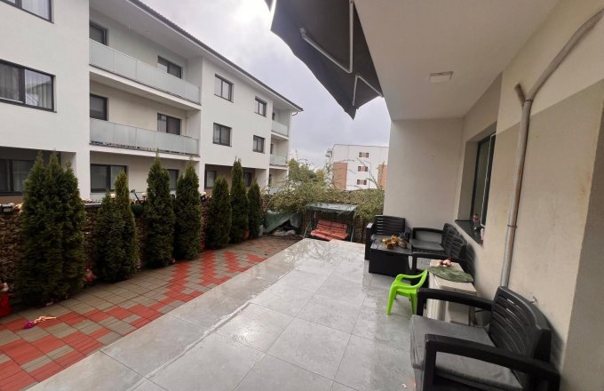 Apartament 3 camere , parter cu gradina proprie