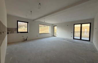 Casă duplex semifinisată , Tăuții de Sus, 1 600 mp teren cu view