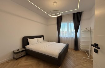 Apartament zona rezidentiala ,3 camere,etaj 1