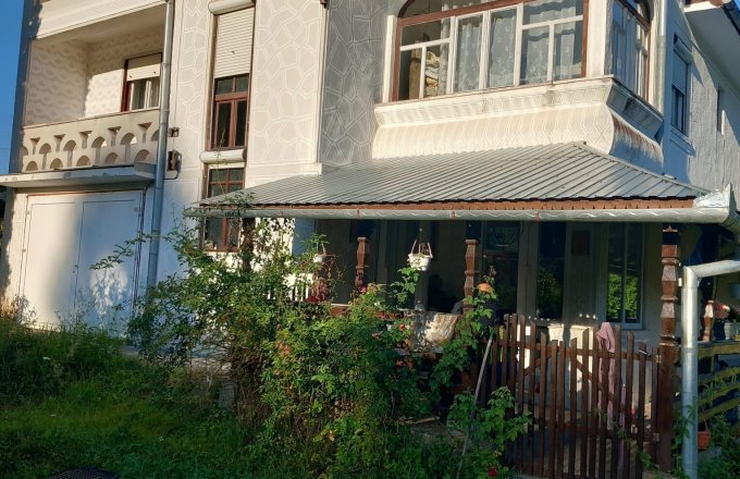 Casă Rohia ,ideală locuit sau pensiune ,zona turistică,45 ari
