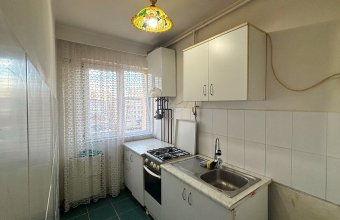 Apartament cu 2 camere - str. Cuza Voda, semidecomandat, zonă liniștită