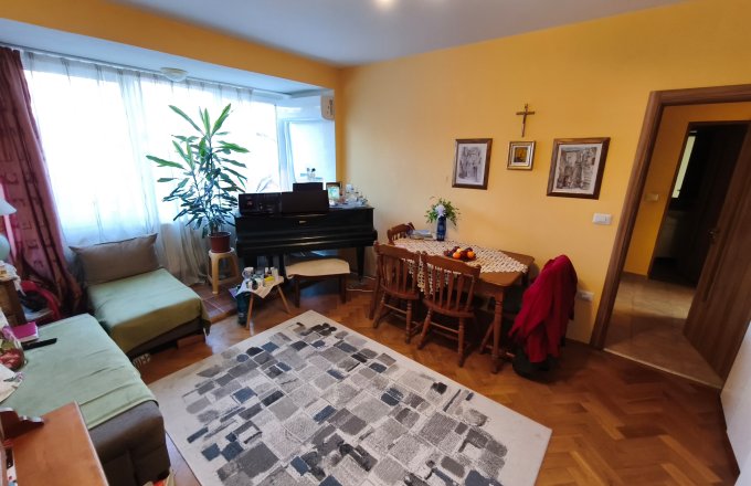 Apartament cu garaj inclus, 3 camere, situat în Baia Mare, pe strada George Coșbuc Aleea cu Castani