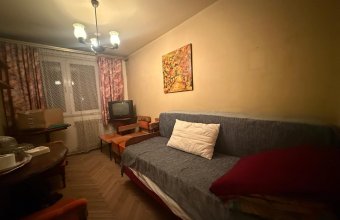 Vintage apartament 4 camere, B-dul București / Regele Mihai,decomandat etaj 2