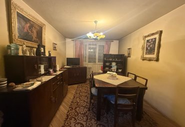 Vintage apartament 4 camere, B-dul București / Regele Mihai,decomandat etaj 2