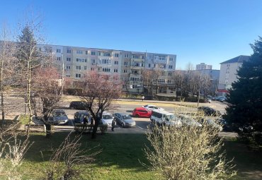 Vintage apartament 4 camere, B-dul București / Regele Mihai,decomandat etaj 2