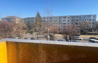 Vintage apartament 4 camere, B-dul București / Regele Mihai,decomandat etaj 2