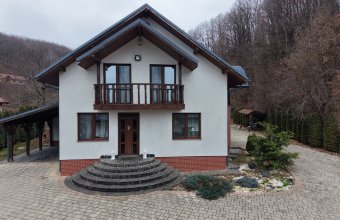 Casă parter+mansardă, Tăuții Măgherăuș ,teren 20 arii lângă pădure