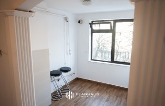 Apartament ultracentral 3 camere, zona Bizo,etaj 2