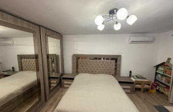 Apartament 2 camere,etaj 1 zona piata agroalimentară