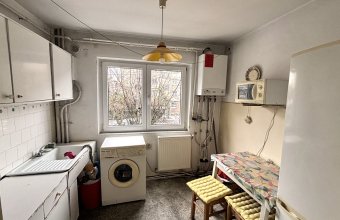 Apartament 4 camere de vânzare – Etaj 1, zonă Facultatea de Litere