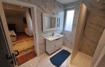 Apartament de închiriat – 4 camere, 100 mp, zona Mărul de Aur, Baia Mare Loc de parcare inclus