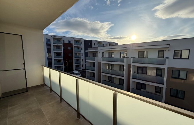Inchiriere - apartament 1 cameră ,Lămîiței Baia Mare,loc de parcare