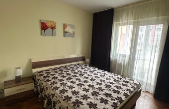 Apartament de închiriat 3 camere, 395 euro lună, Strada Republicii, Baia Mare Etaj 1