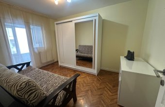 Apartament de închiriat 3 camere, 395 euro lună, Strada Republicii, Baia Mare Etaj 1