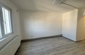 Garsoniera, etaj 2 - zona Piața Izvoare