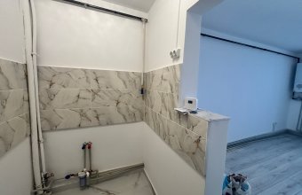 Garsoniera, etaj 2 - zona Piața Izvoare